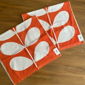 NWT Orla Kiely Stem Jacquard Clementine bath towels - Set of 2